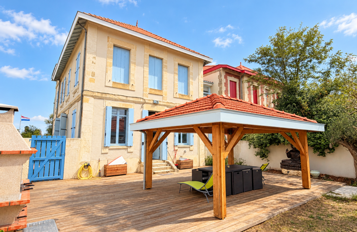 SOULAC-SUR-MER -- VILLA DE 200 M2 EN PREMIÈRE LIGNE — photo 4