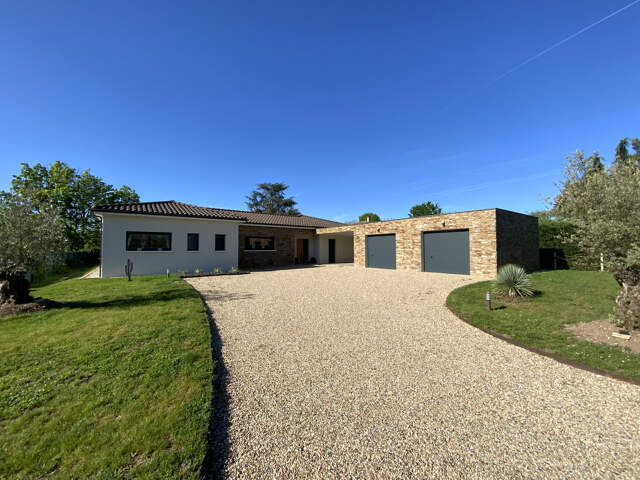 BERGERAC CENTRE - Maison 2025 162 m2 - terrain clos avec ter — photo du bien