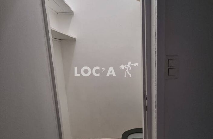 Location appartement 2 pièces 46 m² à Champagne-au-Mont-d'Or (69410) — photo 3