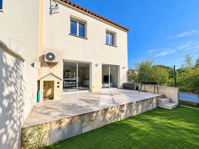 Villa T4 de 93 m2 avec jardin et terrasse — photo du bien