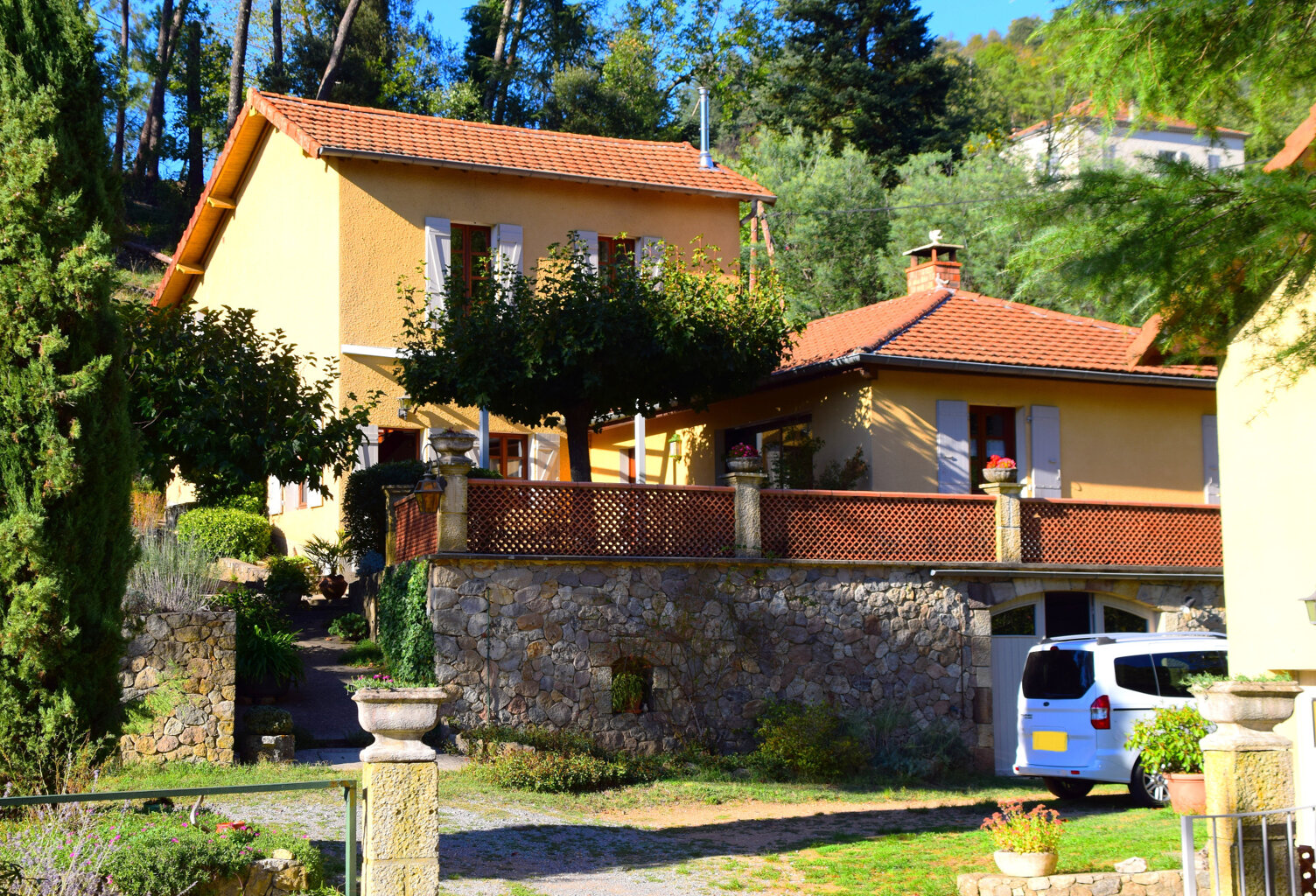 Dépt 07 - A VENDRE à VALS LES BAINS - Propriété avec 2 Maiso — photo 1