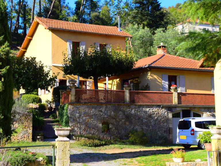 Dépt 07 - A VENDRE à VALS LES BAINS - Propriété avec 2 Maiso — photo 1