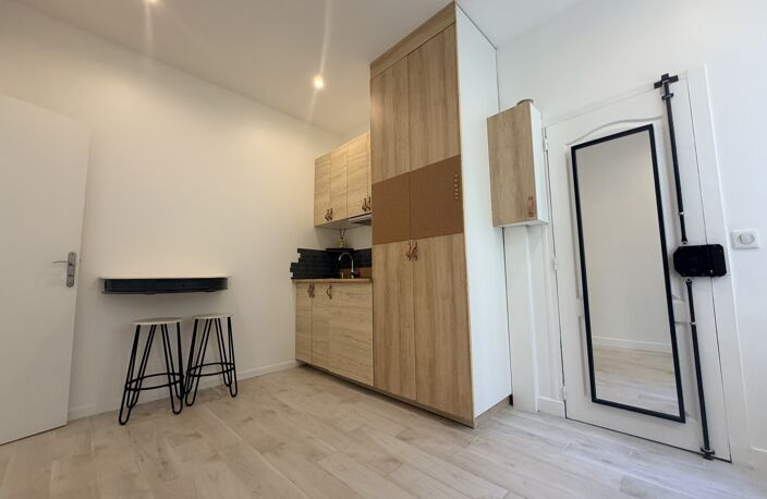 STUDIO ideal invesstisseurs ou pied à terre - rue Benard — photo 3