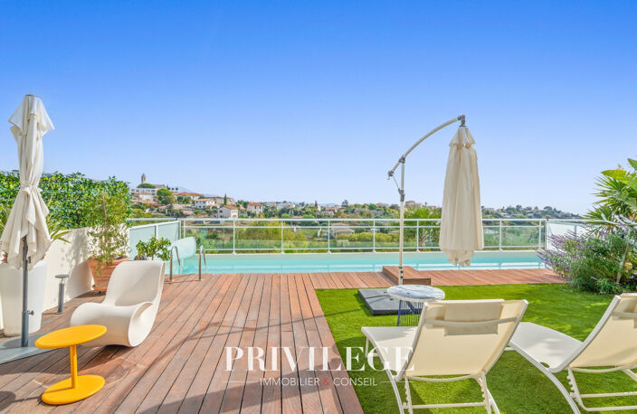 NICE   VILLA CONTEMPORAINE AVEC PISCINE, VUE DÉGAGÉE ET APER — photo 3