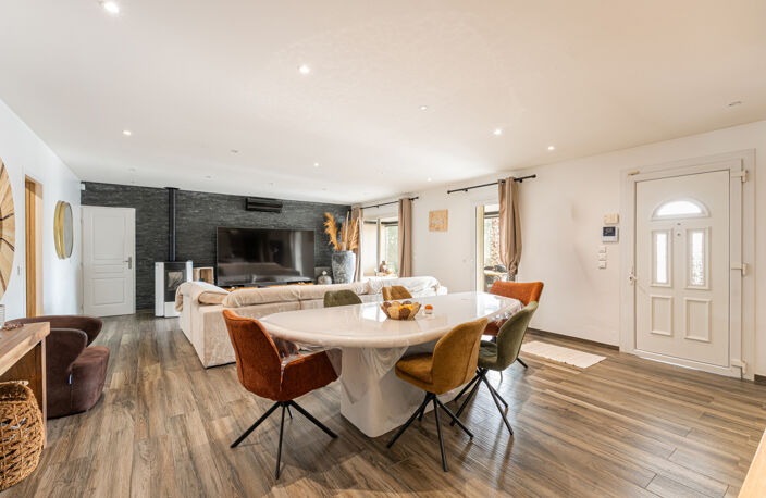 Maison Type 5 de 144m2 sur 500m2 de Jardin avec Piscine - 13 — photo 4
