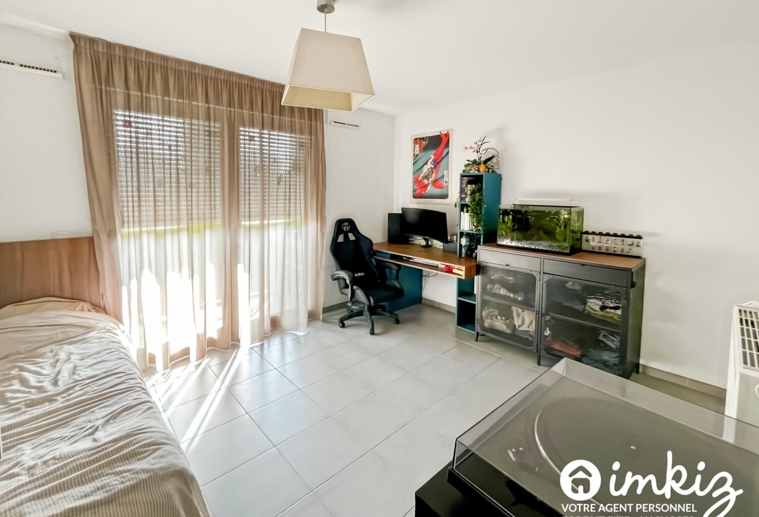 studio meublé 23 m², terrasse de 9 m² et box — photo 1