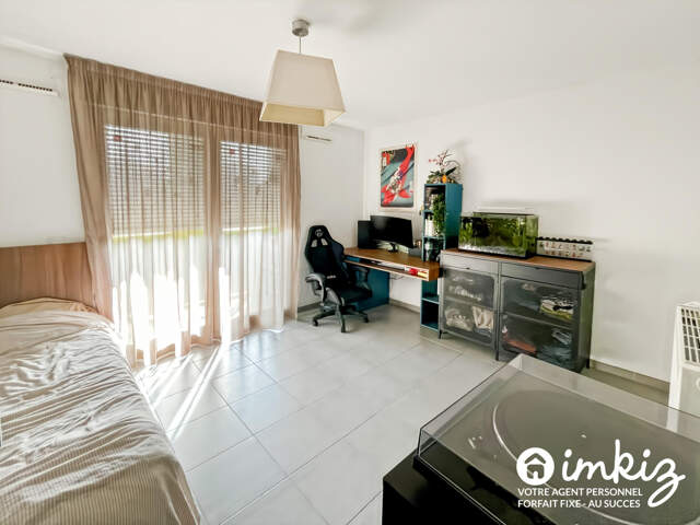 studio meublé 23 m², terrasse de 9 m² et box — photo du bien