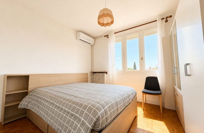 Appartement rénové de 94,72 m² en centre-ville de Romans-sur- — photo 4