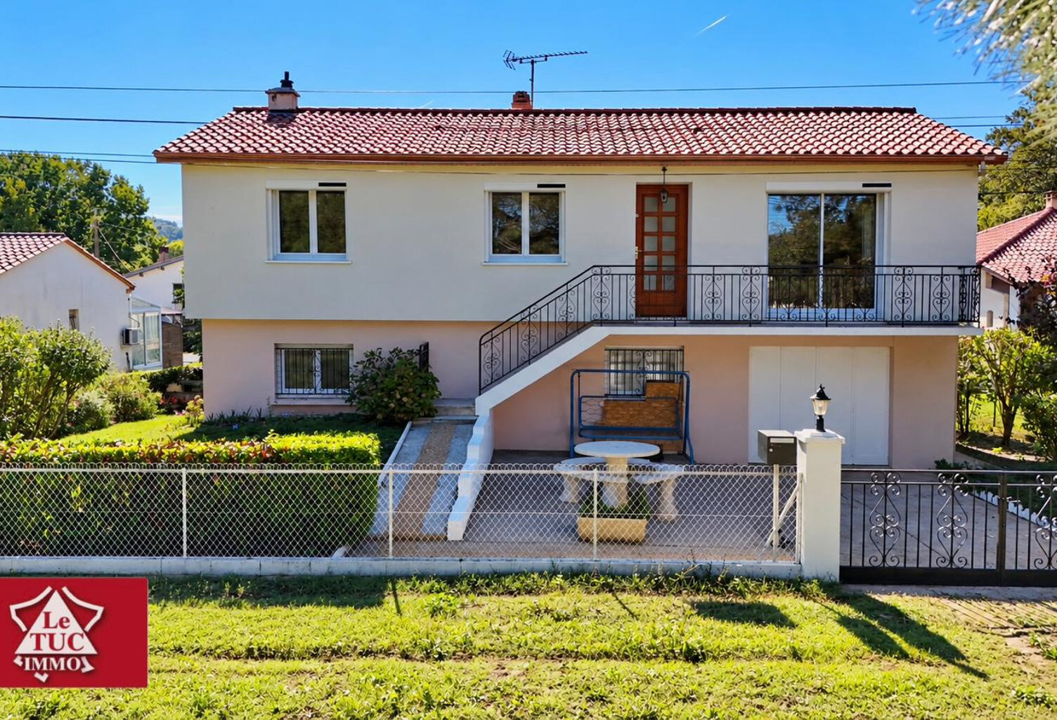 Maison familliale avec jardin — photo 1