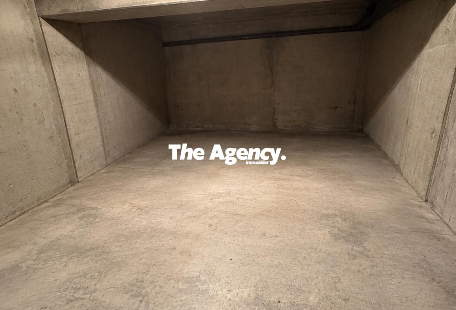 GARAGE TRIPLE - CHATEAU BORELY — photo 1