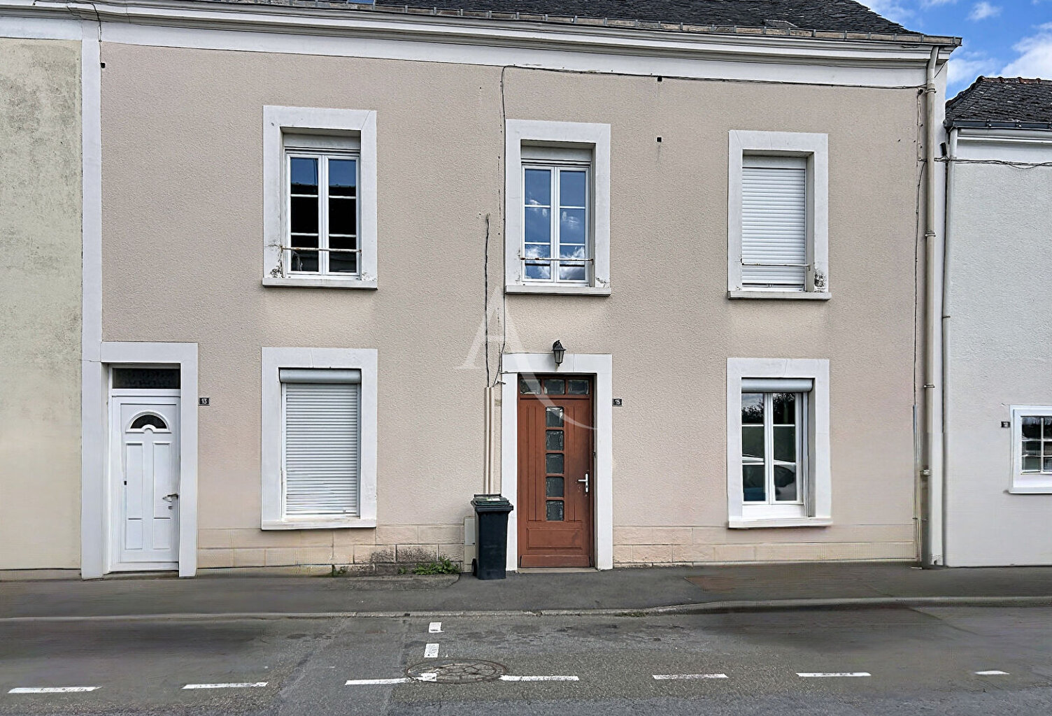 Immeuble - 2 appartements - DAON — photo 1