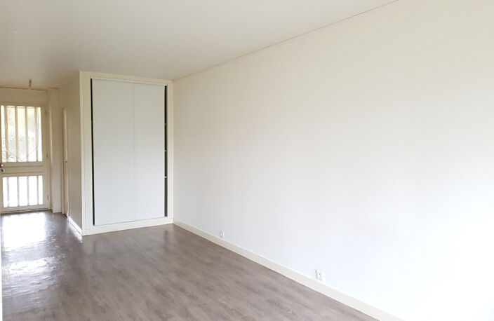 Appartement Evreux 1 pièce 49.25 m² avec JARDINET et PARKING — photo 5