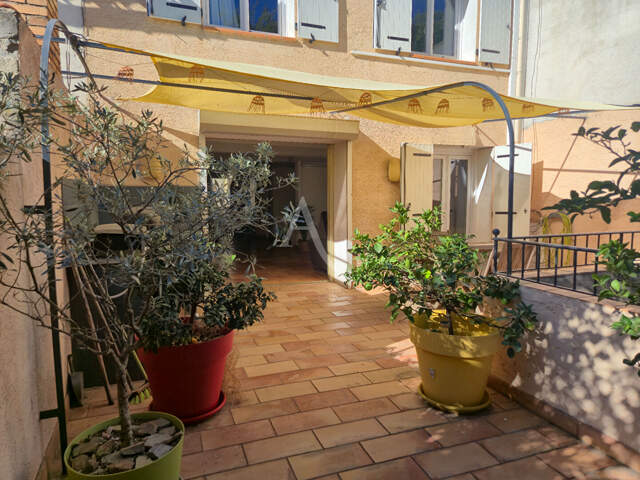 Maison de ville 5 chambres avec grande terrasse en centre-ville — photo du bien