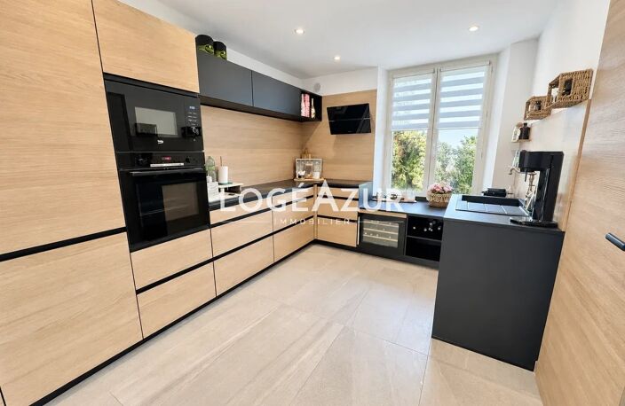 VENTE APPARTEMENT 2 CHAMBRES EN DUPLEX ANTIBES - PARKING — photo 4