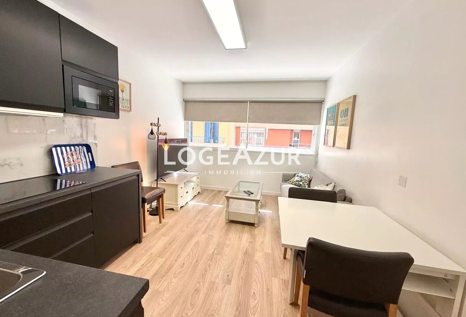 LOCATION MEUBLÉE APPARTEMENT ANTIBES CENTRE VILLE 2 CHAMBRES — photo 1