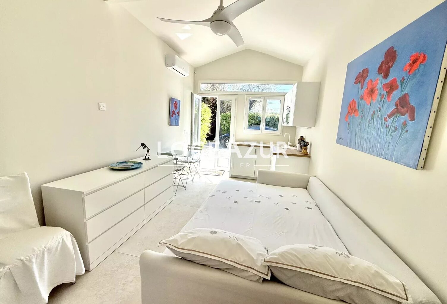 LOCATION MEUBLÉE STUDIO CAP D'ANTIBES — photo 1