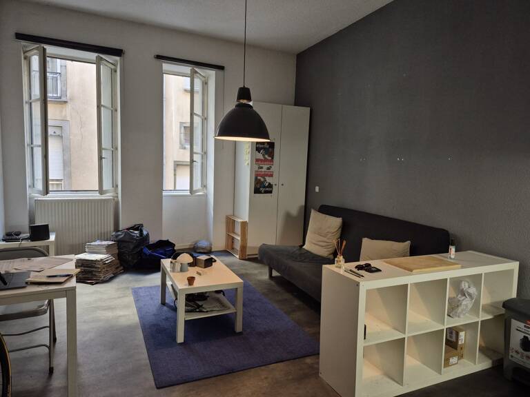 GRENOBLE coeur de ville Studio meublé à louer rue BROCHERIE — photo 1