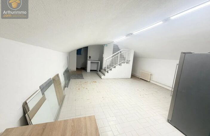 Rare Metz centre ville local stockage carrelé ventilé une cave entrée sur rue — photo 3
