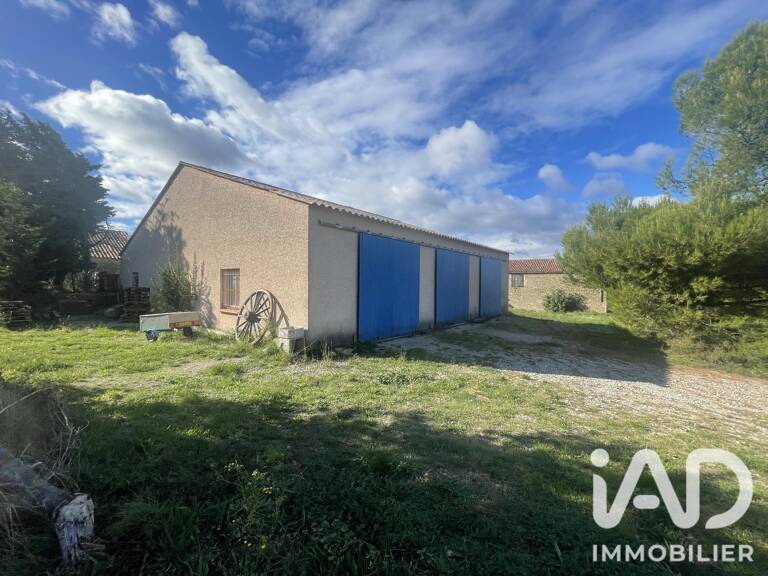 Vente Garage 227 m&sup2; — photo 1
