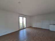 APPARTEMENT T3 + TERRASSE + JARDIN + PARKING - IZON — photo 3
