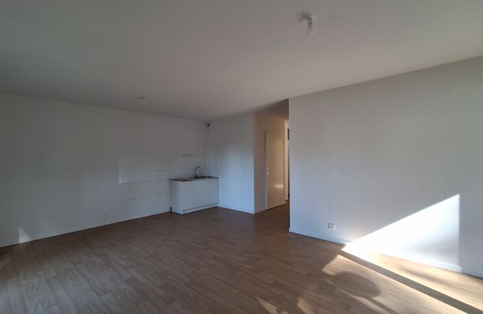 APPARTEMENT T3 + TERRASSE + JARDIN + PARKING - IZON — photo 2