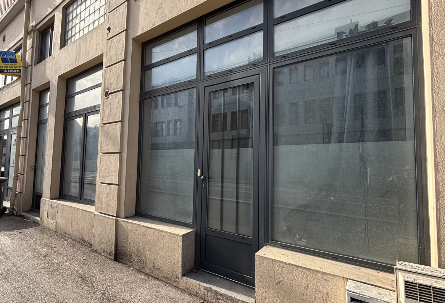 DIJON rue Arquebuse ,proche de la gare et centre ville :Appa — photo 1