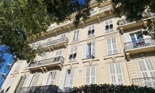 Bureau  51 m² à louer à Nice (06000)