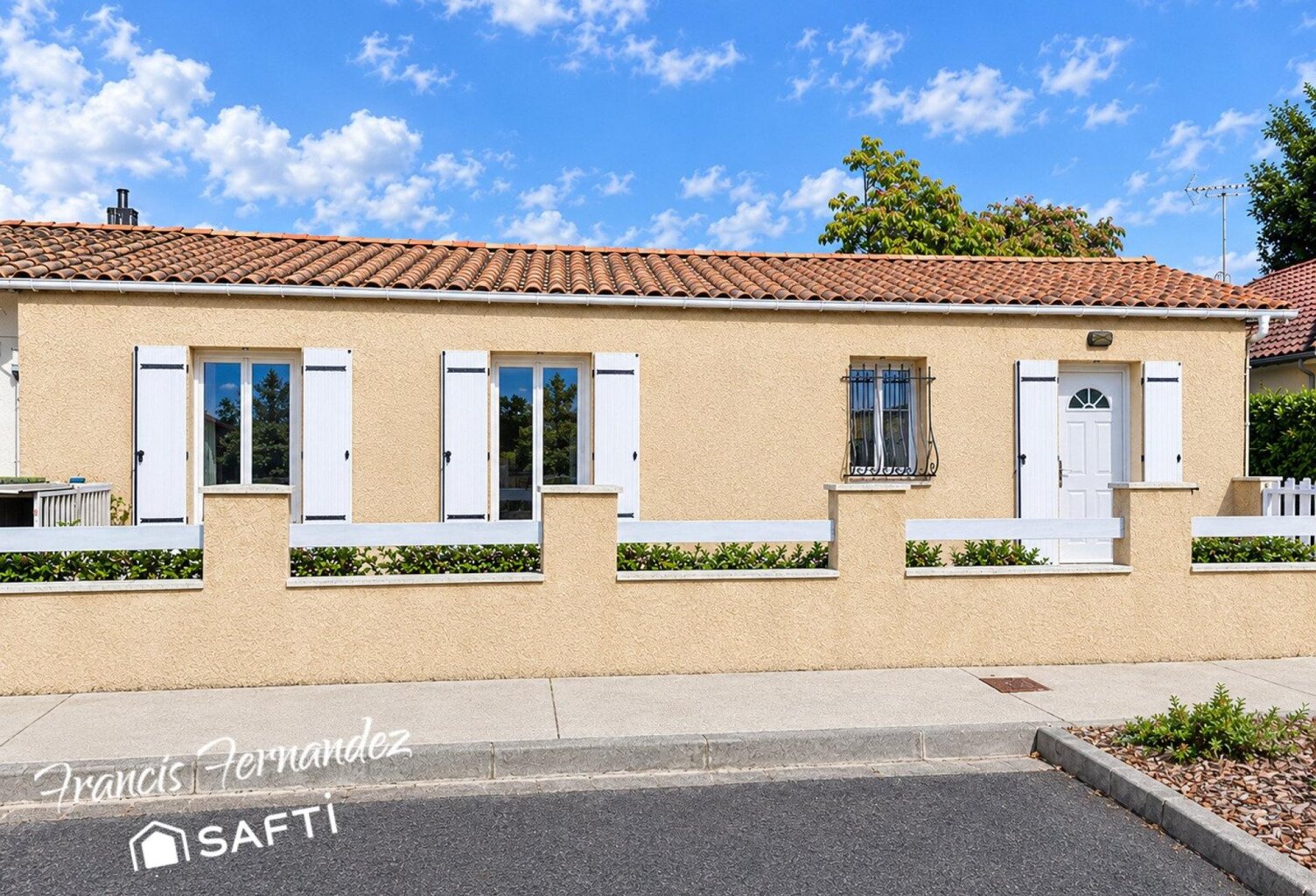 Hourtin centre : maison à fort potentiel — photo 1