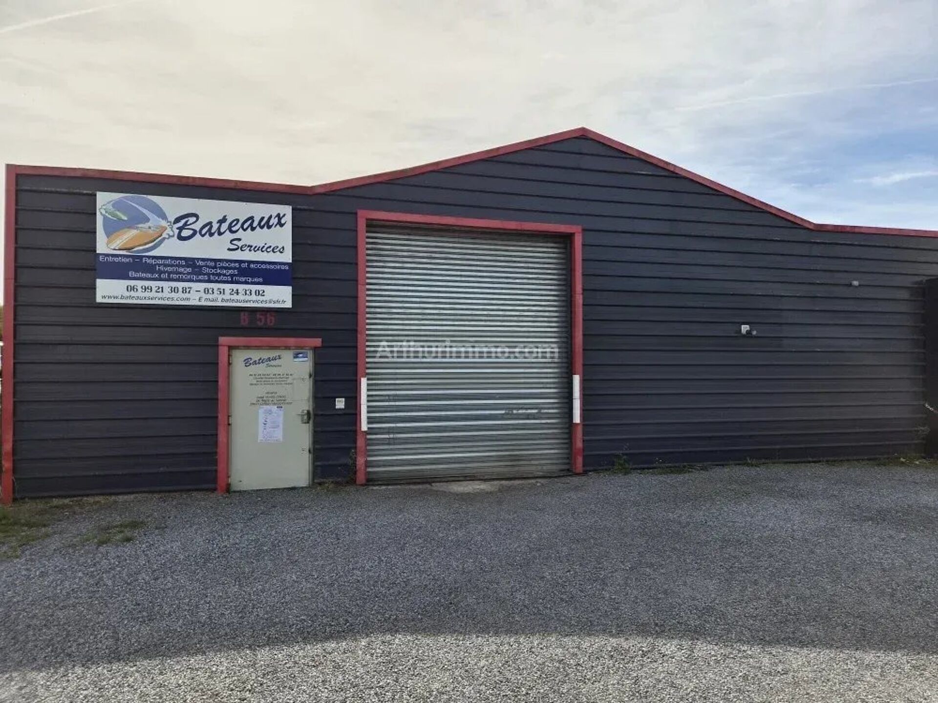 Local commercial 2 pièces 330 m² · à Muizon · 330 m² · 87 000 €