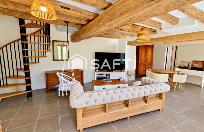 Coup de coeur pour cette magnifique longère de 1850 entièrement rénovée avec goût sur 143 m2, T4 avec 3 chambres, jardin de 664m2 orienté plein sud, préau de 36 m2 et grange aménageable de 50m2 — photo 3