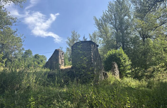 EXCLUSIVITÉ - TERRAIN DE 1 716 M² AVEC DEUX RUINES EN PIERRE — photo 4