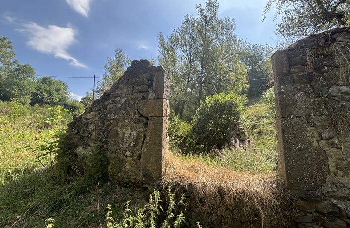 EXCLUSIVITÉ - TERRAIN DE 1 716 M² AVEC DEUX RUINES EN PIERRE — photo 5
