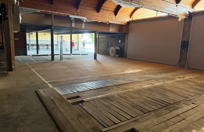 LOCAL PROFESSIONNEL AVEC HANGAR 280 m² – TERRAIN CLOS – BRIOUDE — photo 4