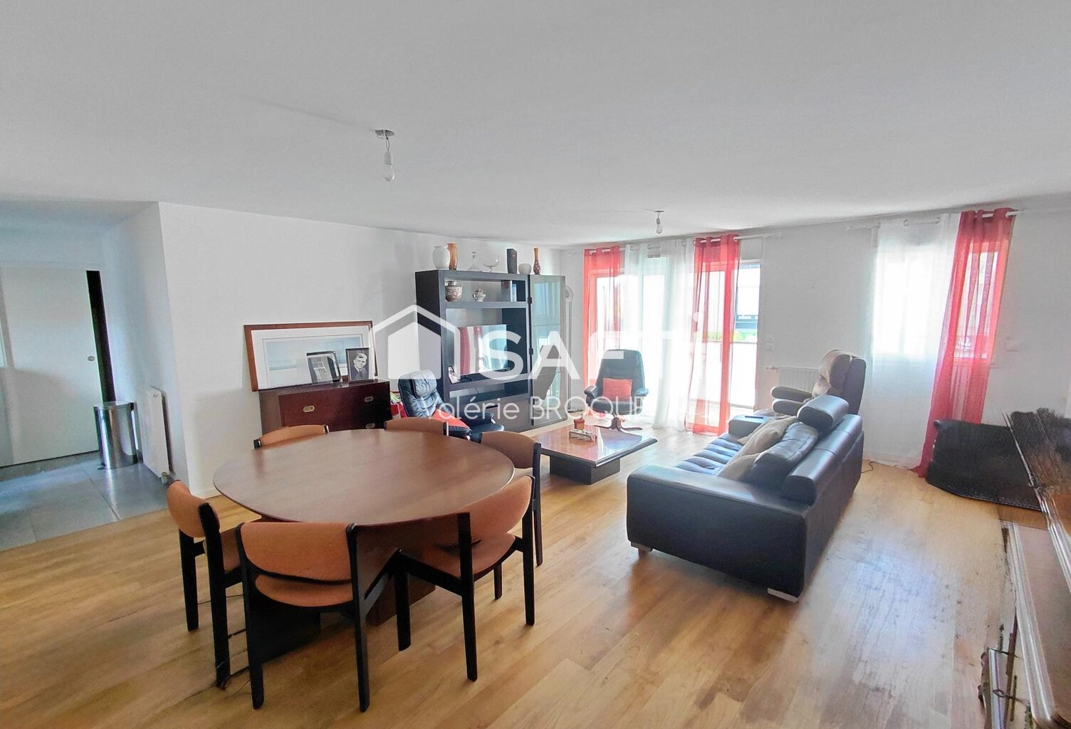Appartement deux chambres au centre ville avec ascenseur — photo 1