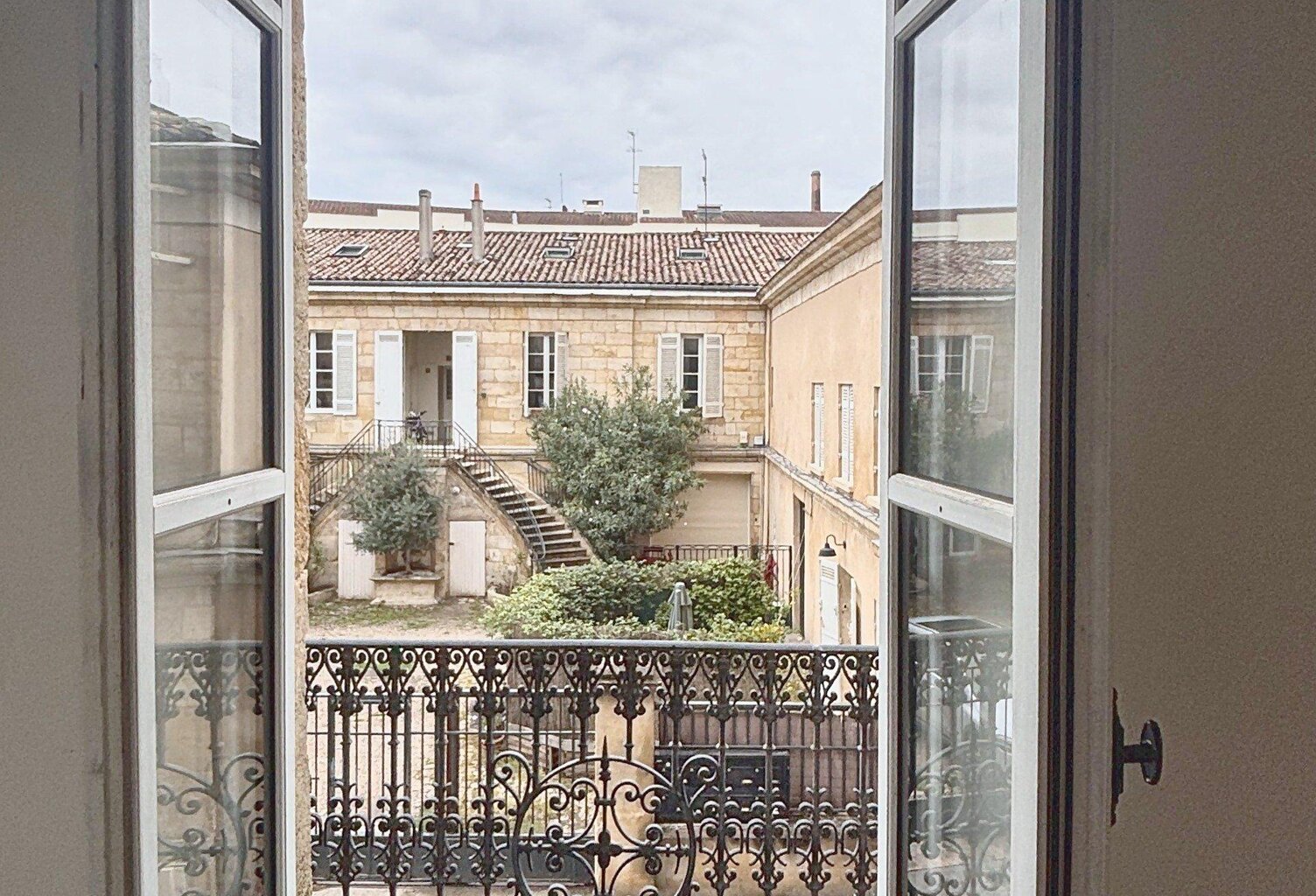 T3 de caractère - Beaux volumes, cachet de l'ancien et fort  potentiel — photo 1