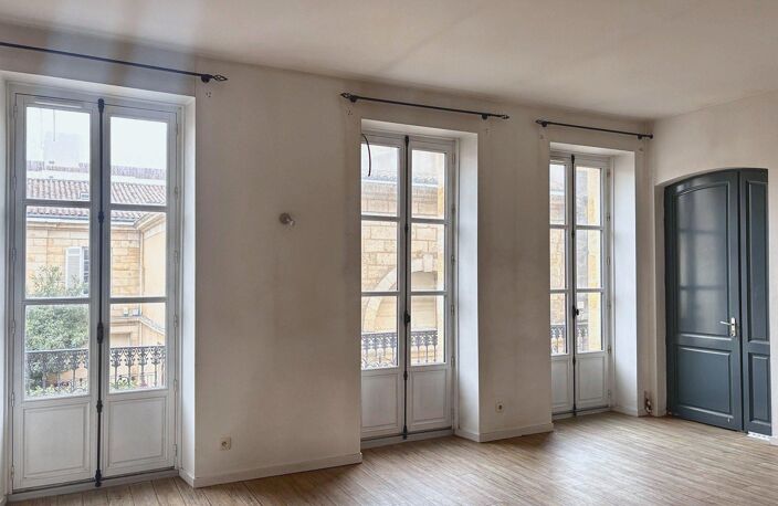 T3 de caractère - Beaux volumes, cachet de l'ancien et fort  potentiel — photo 2