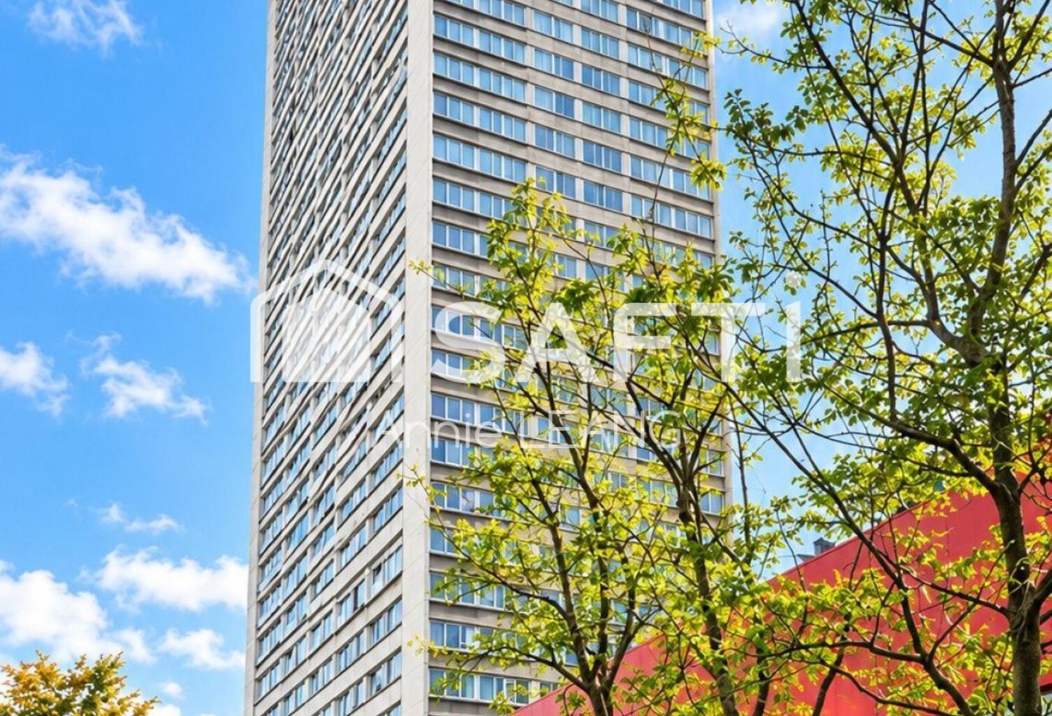 Paris 13e  2 pièces de 44 m² au 20e étage, lumineux, vue dégagée, commerces au pied ! — photo 1