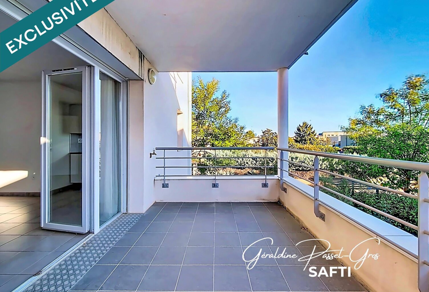 Soyons  T3 de 67 m² avec extérieur, double garage et parking — photo 1