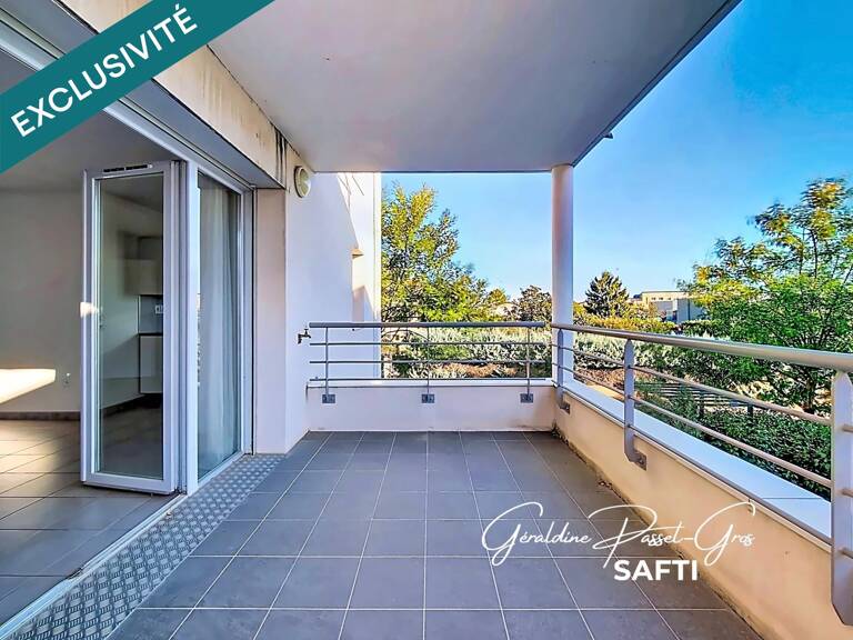 Soyons  T3 de 67 m² avec extérieur, double garage et parking — photo 1