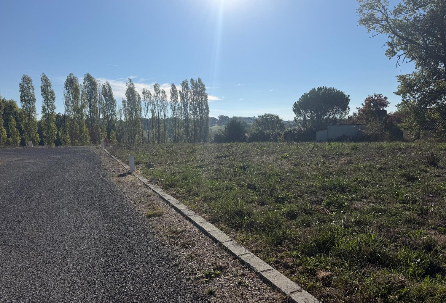 Terrain viabilisé sur les hauteurs, 3 min N88 — photo 1