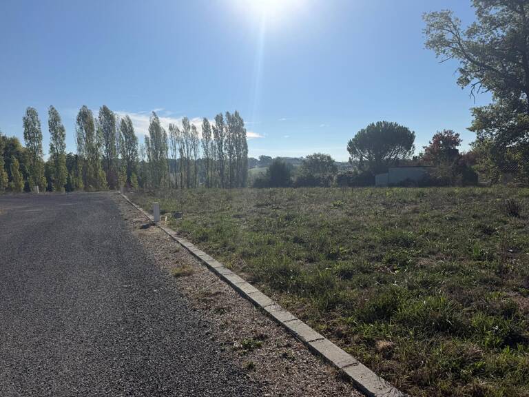 Terrain viabilisé sur les hauteurs, 3 min N88 — photo 1