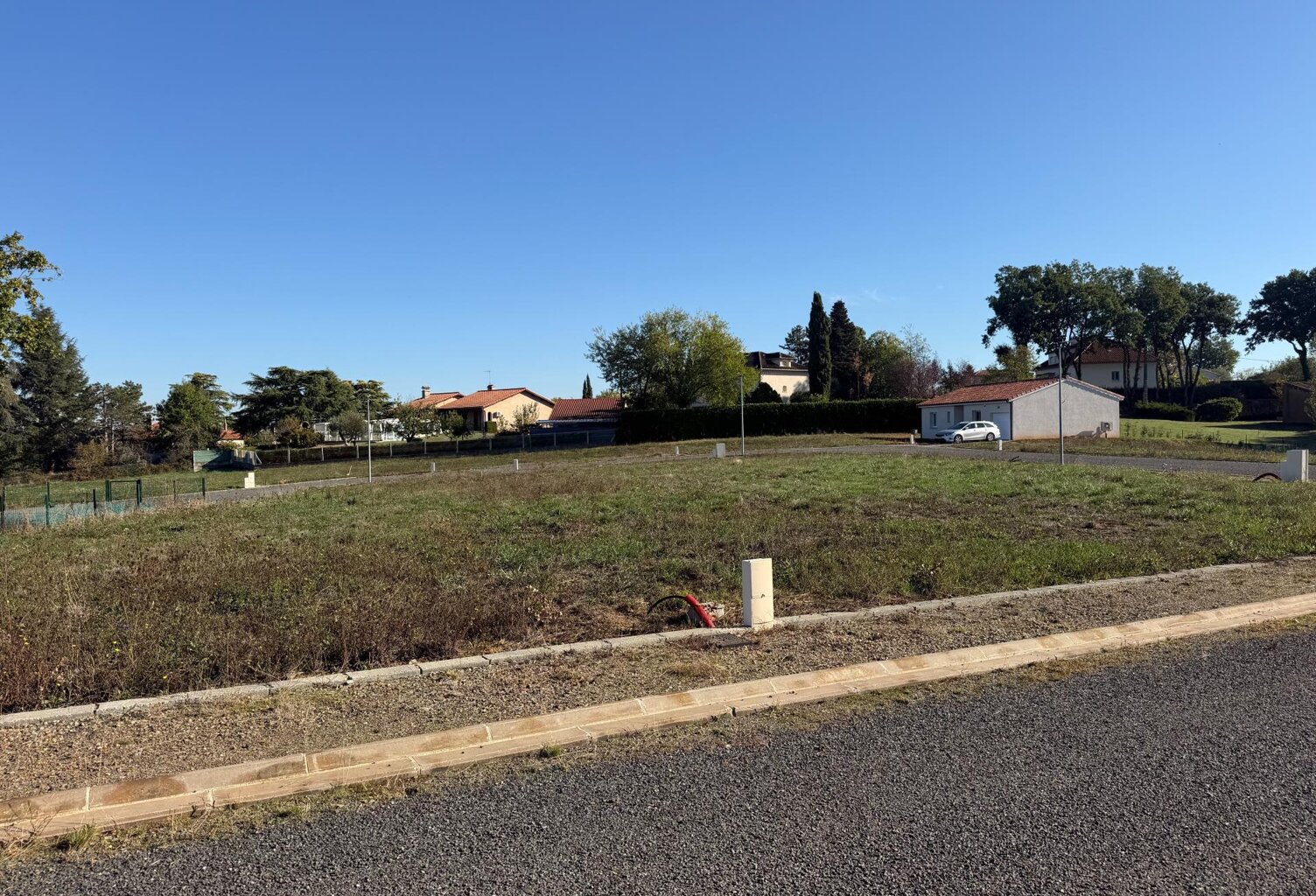Grand terrain viabilisé de 548 m² à Carmaux — photo 1