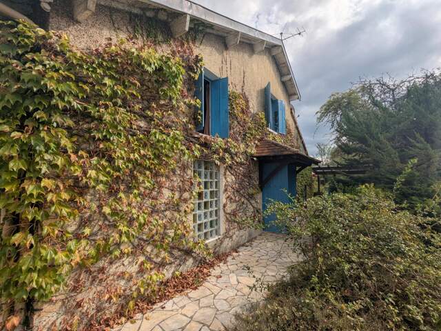 Fort potentiel de rénovation pour cette maison T4 avec terrasse, jardin et garage — photo du bien