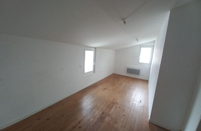 SECTEUR MAILLEZAIS MAISON 4 CHAMBRES+ STUDIO LOUE — photo 5