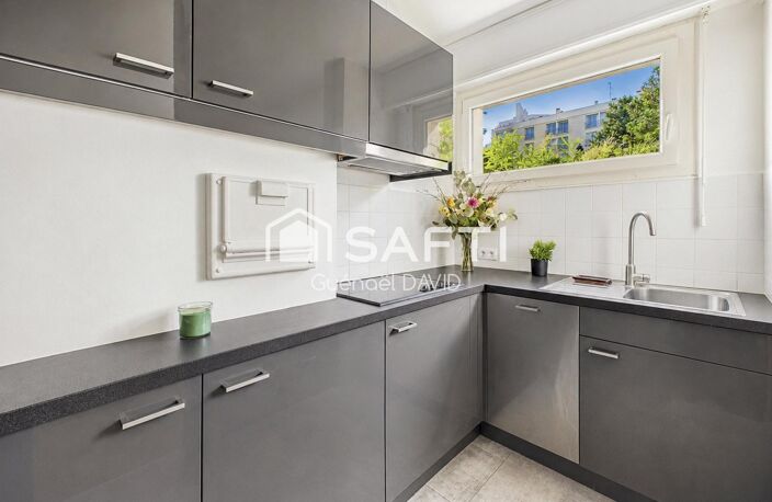 RARE : APPARTEMENT, JARDIN, CAVE ET PARKING — photo 3