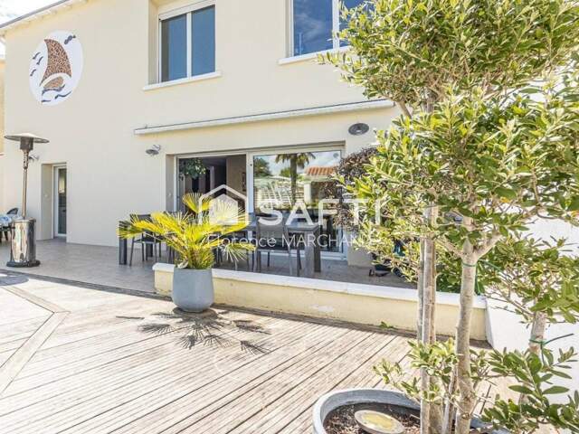 MAISON FAMILIALE, DEUX ESPACES DE VIE... ET UNE PISCINE POUR PROFITER DES BEAUX JOURS ! — photo du bien