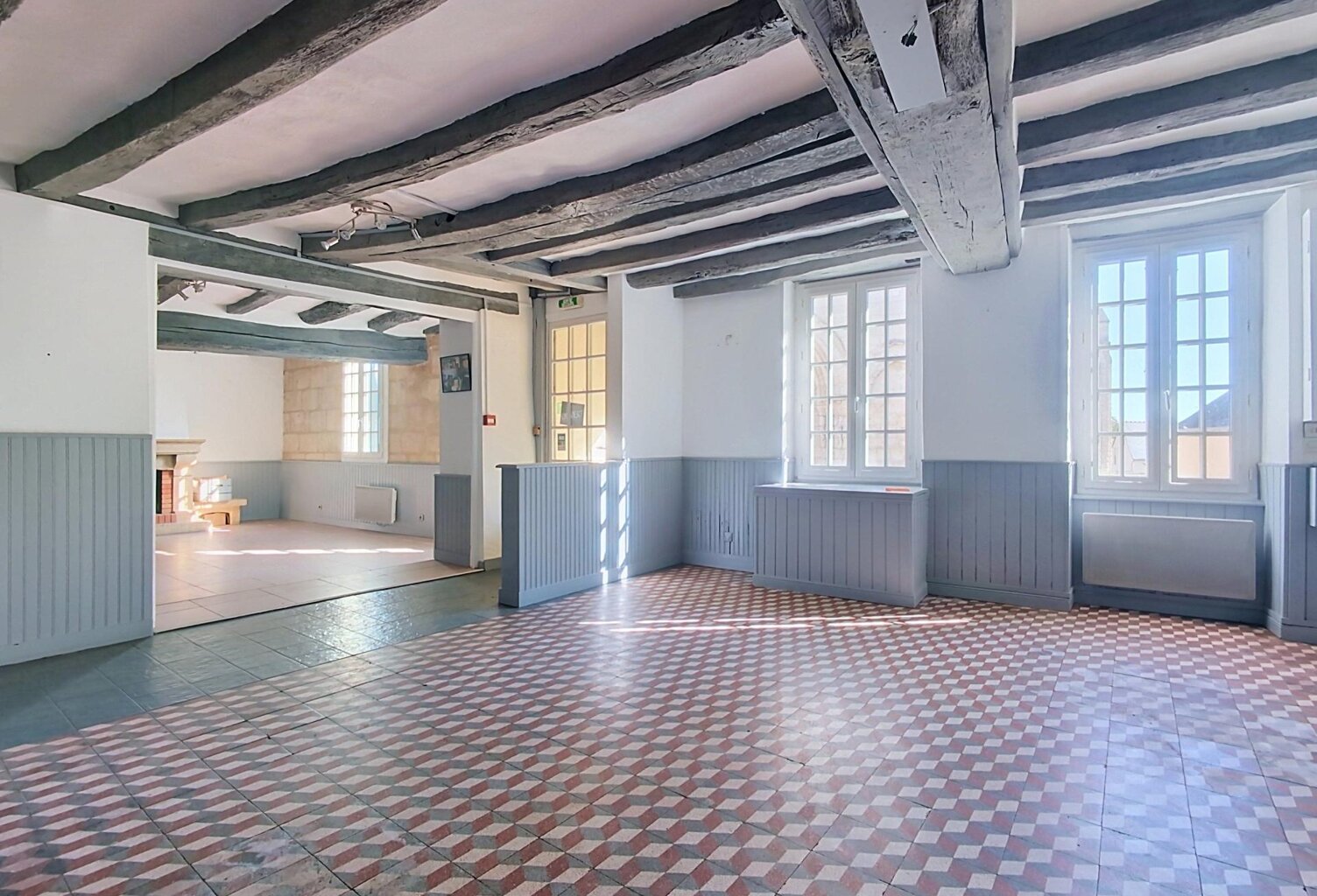 Ancienne crêperie avec logement et jardin à 5 km de Baugé — photo 1