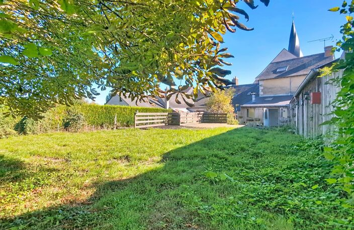 Ancienne crêperie avec logement et jardin à 5 km de Baugé — photo 2