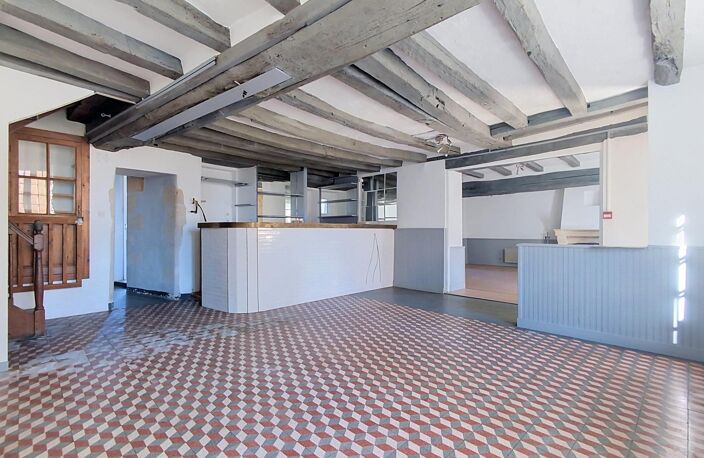 Ancienne crêperie avec logement et jardin à 5 km de Baugé — photo 3