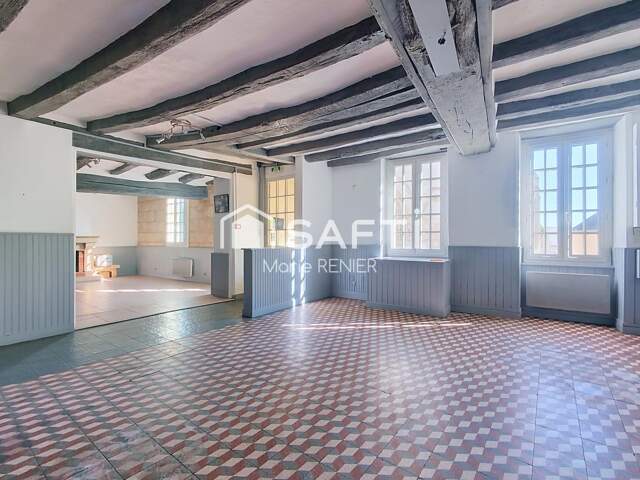 Ancienne crêperie avec logement et jardin à 5 km de Baugé — photo du bien